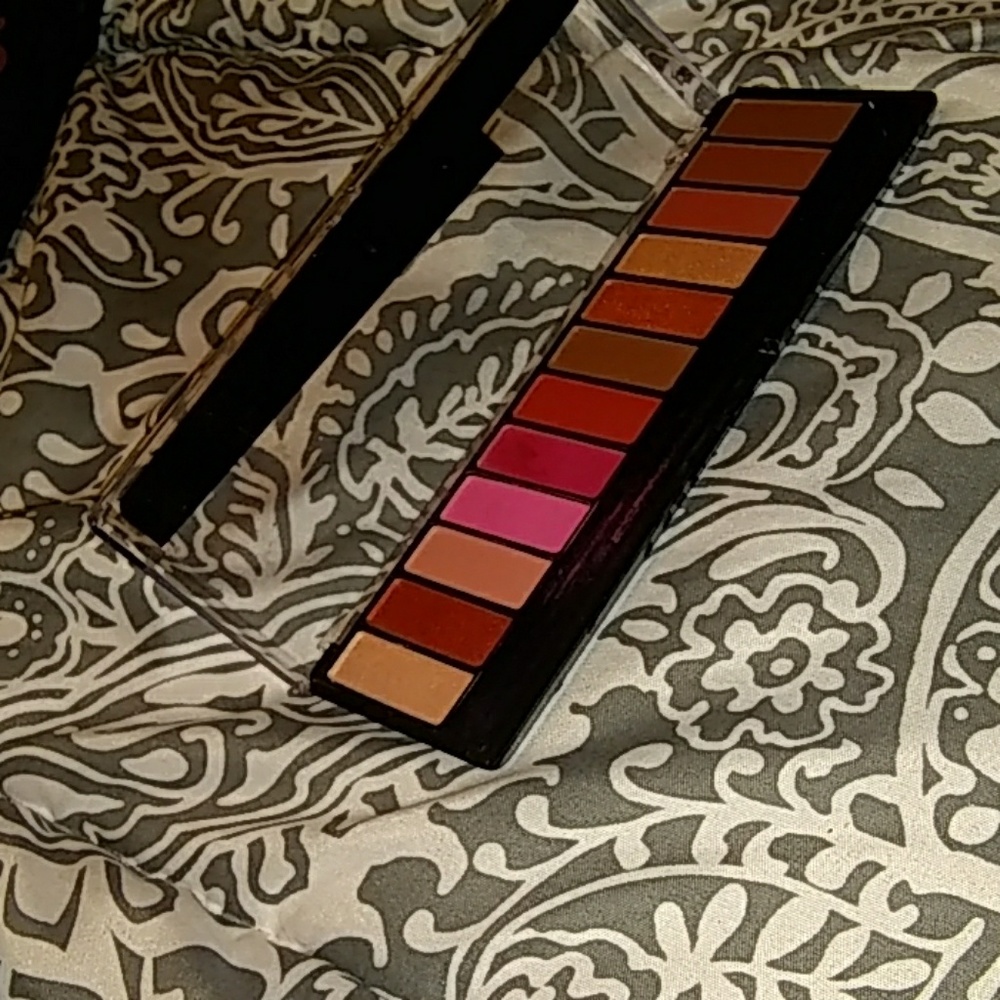 Eyeshadow palette